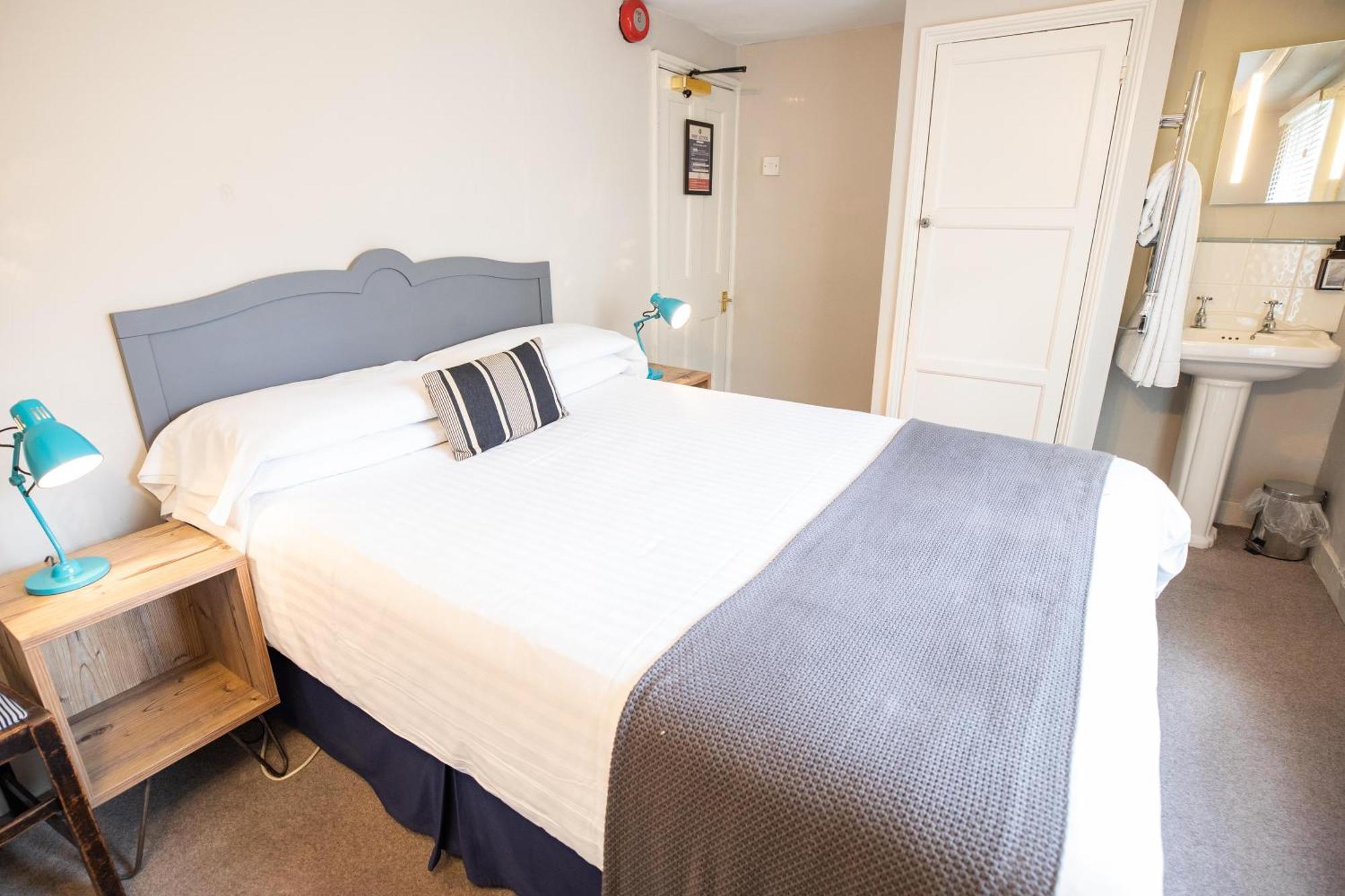 Chambre Double avec Salle de Bains Commune